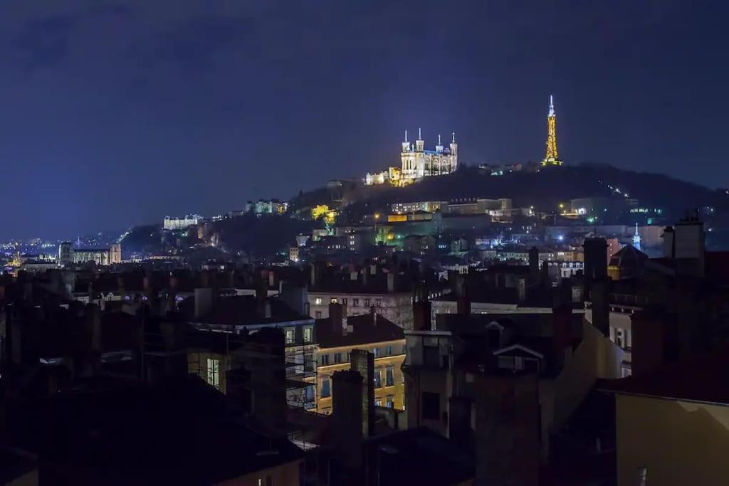 Mirador T2 Ensoleille Place Des Terreaux Vue Fourviere Lione Esterno foto